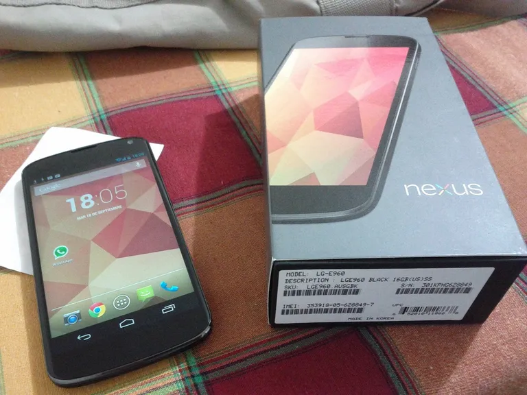 nexus 4 unboxing (2013)